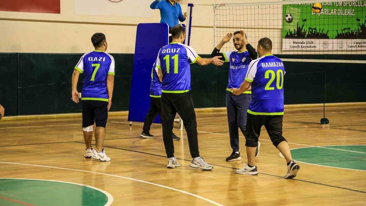 Çameli’de Kurumlar ve Mahalleler Arası Voleybol Turnuvası Başladı