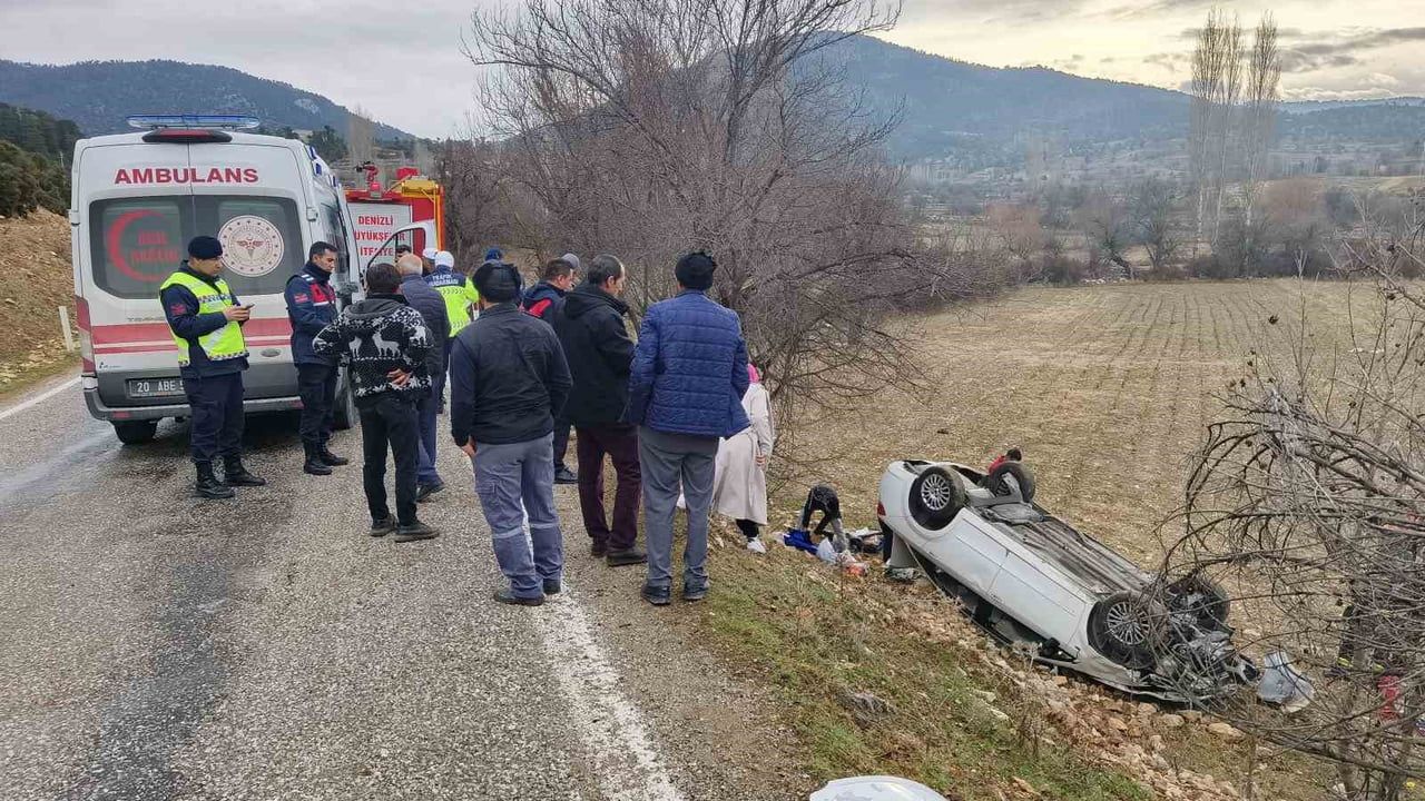 Çameli'de yağış nedeniyle otomobil tarlaya uçtu: 2 yaralı
