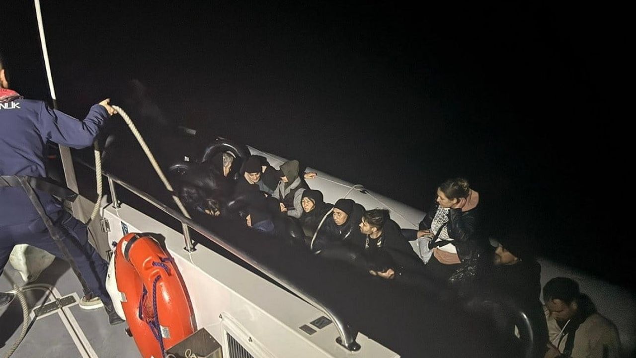 Çanakkale Ayvacık açıklarında 34 kaçak göçmen yakalandı