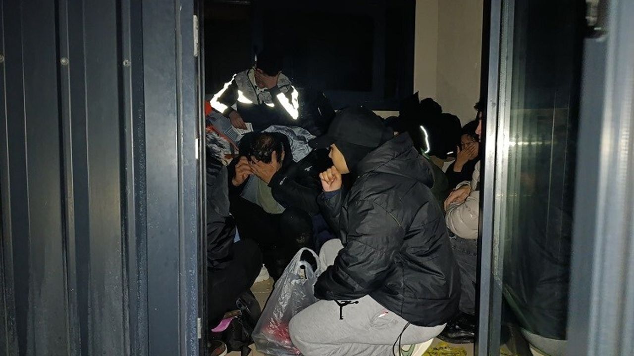 Çanakkale Ayvacık'ta 32 kaçak göçmen yakalandı