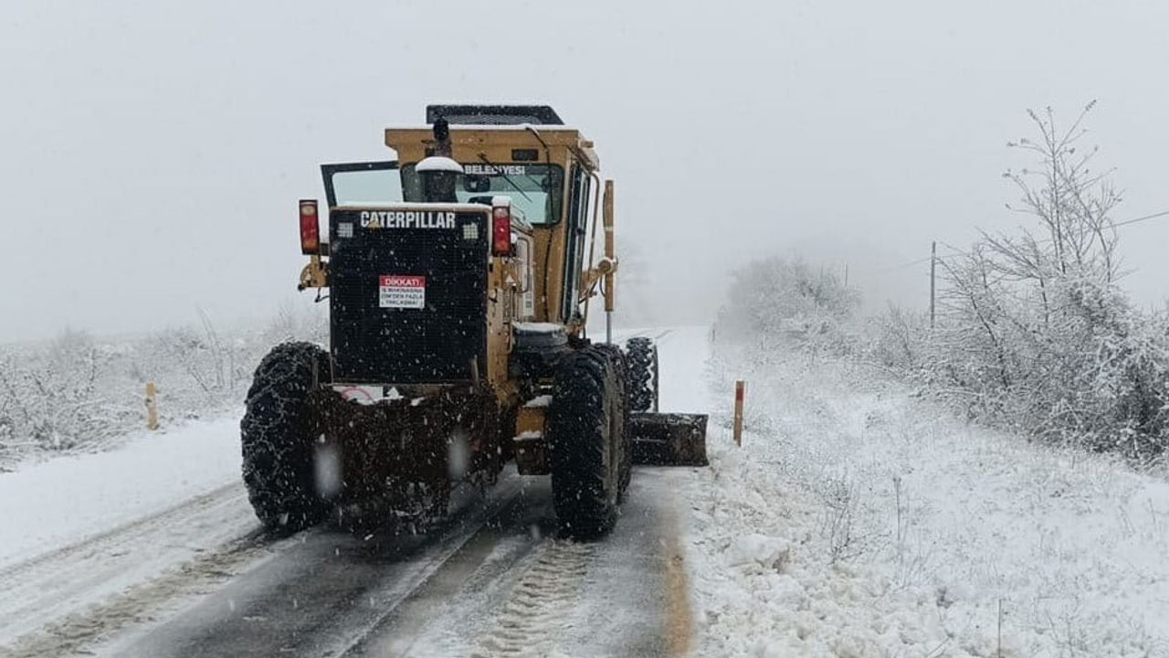 Canik’te karla mücadele çalışmaları aralıksız