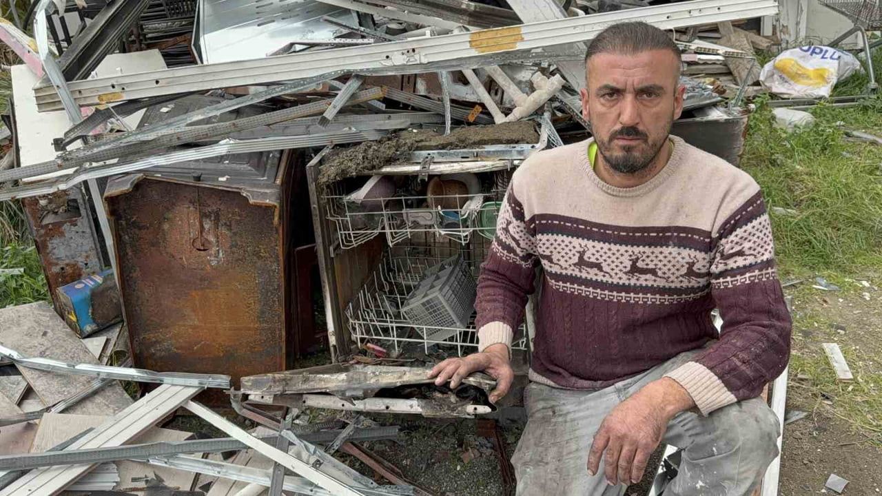 Canik'te yangında kullanılamaz hale gelen ev imece usulü onarılıyor