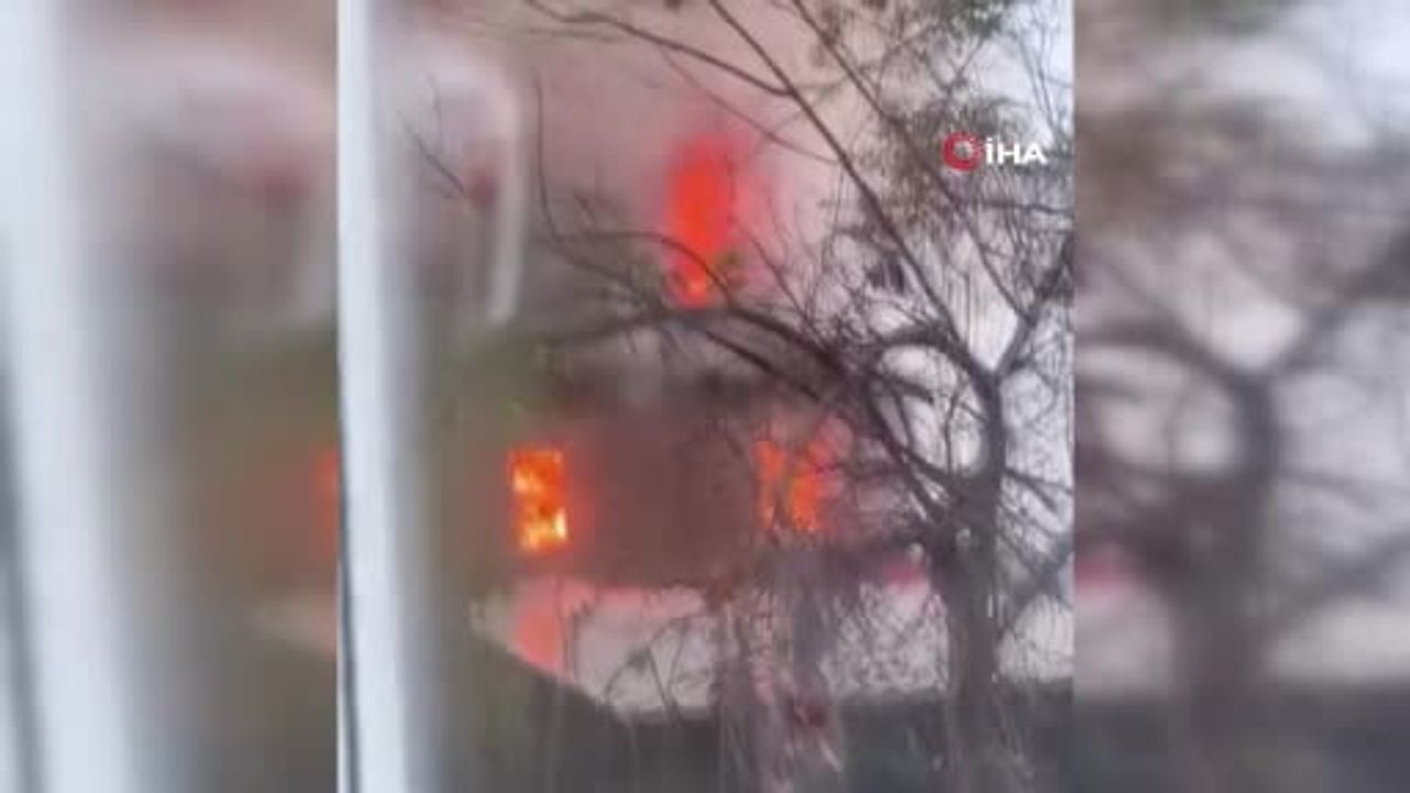 Çatalca'da tek katlı evde yangın: Ev sahibi uzun süre gözyaşı döktü