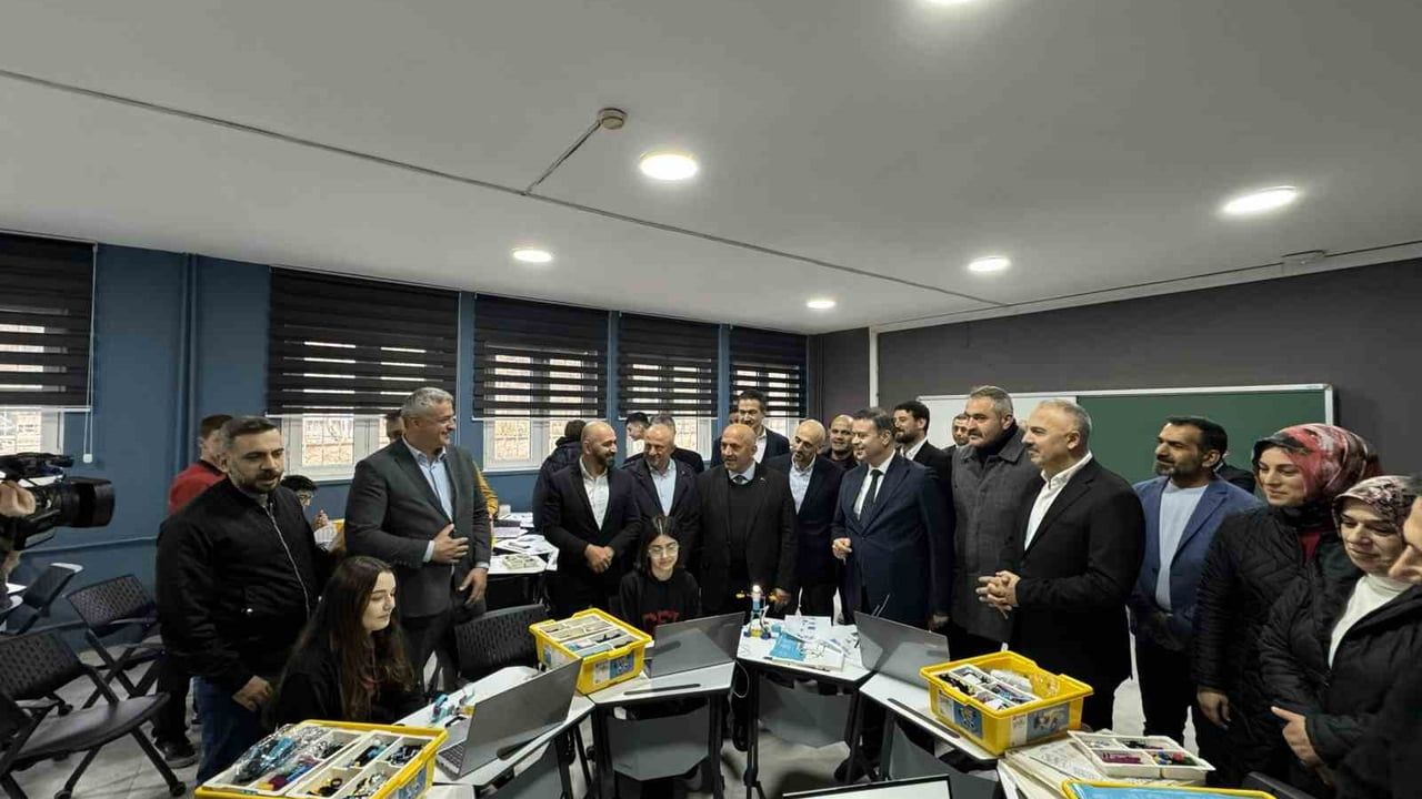 Çayeli Bakır’tan Çayeli Fen Lisesi’ne eğitim desteği