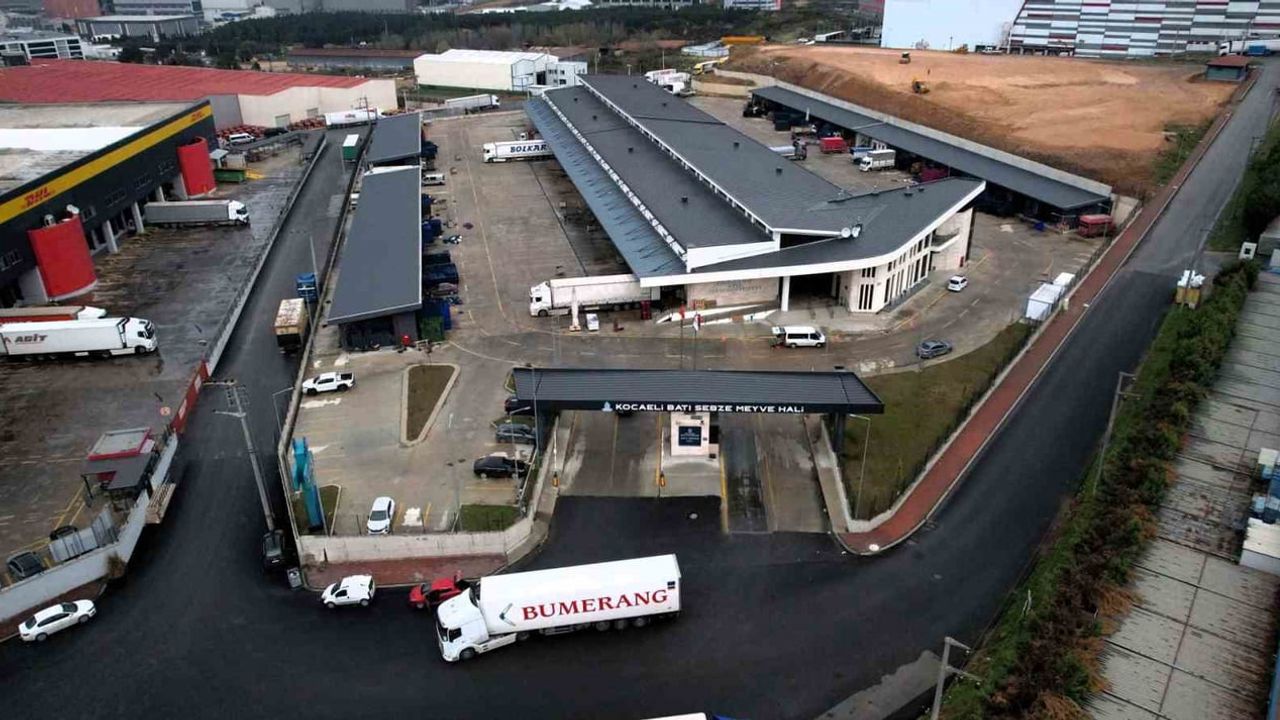 Çayırova'da Şehzade ve Kadife Sokaklarda son kat aşınma asfaltı tamamlandı