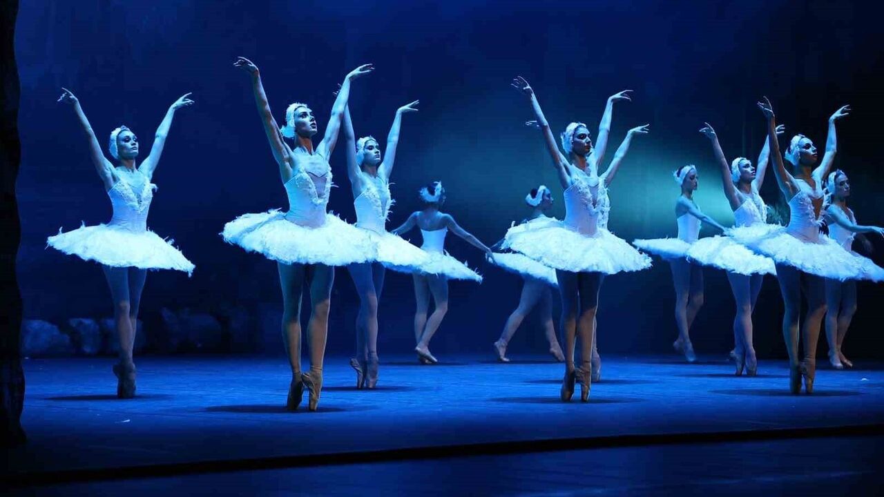 Çaykovski’nin 'Kuğu Gölü' ile 1. Denizli Opera ve Bale Günleri sona erdi