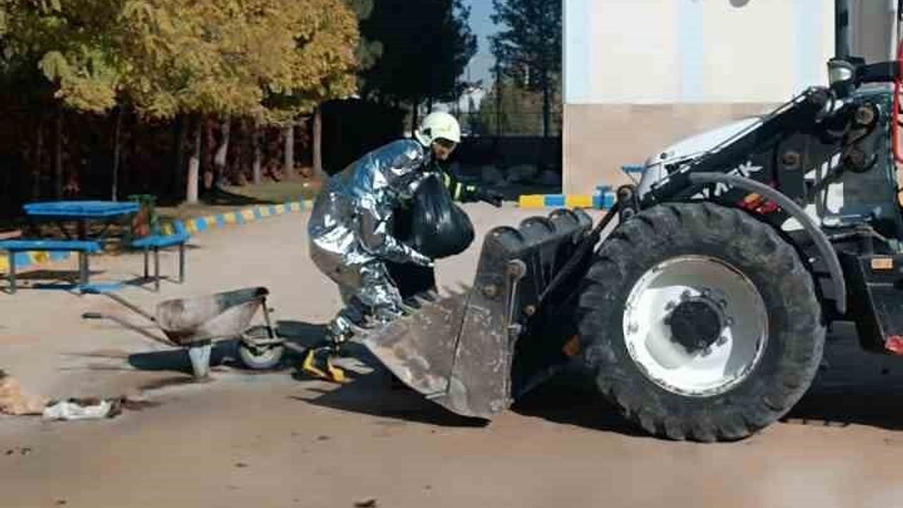 Ceylanpınar Anadolu Lisesi deposunda deney tüpleri patladı: 2 yaralı