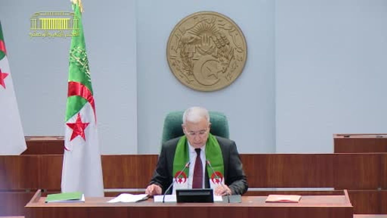 Cezayir Meclisi Fransız Sömürgeciliğini Suç Sayan Yasayı Oybirliğiyle Kabul Etti