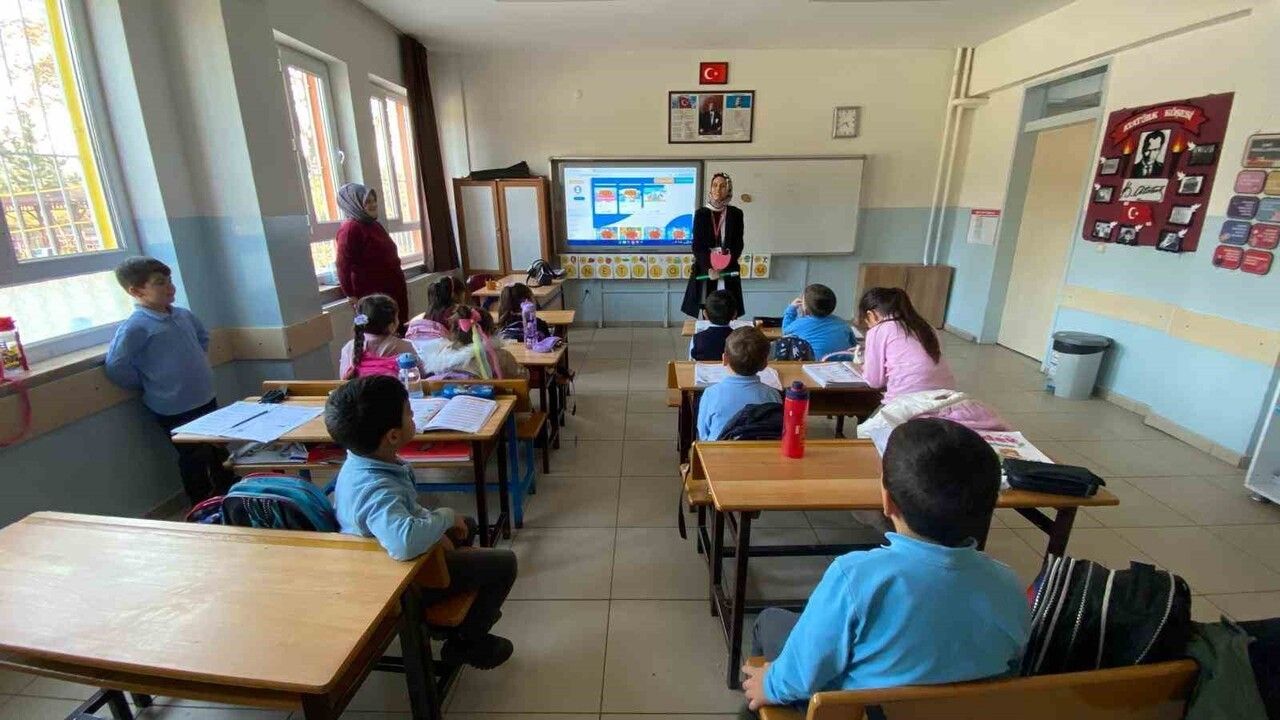 Çilimli'de miniklere sağlıklı gülüşler için ağız ve diş sağlığı eğitimi