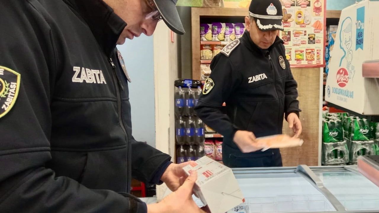 Çine'de zincir marketlerde zabıta denetimleri sürdü