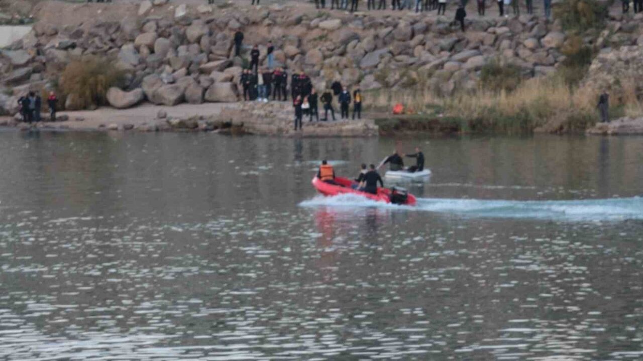 Cizre'de Dicle Nehri'nde kaybolan 12 yaşındaki çocuk için arama çalışması
