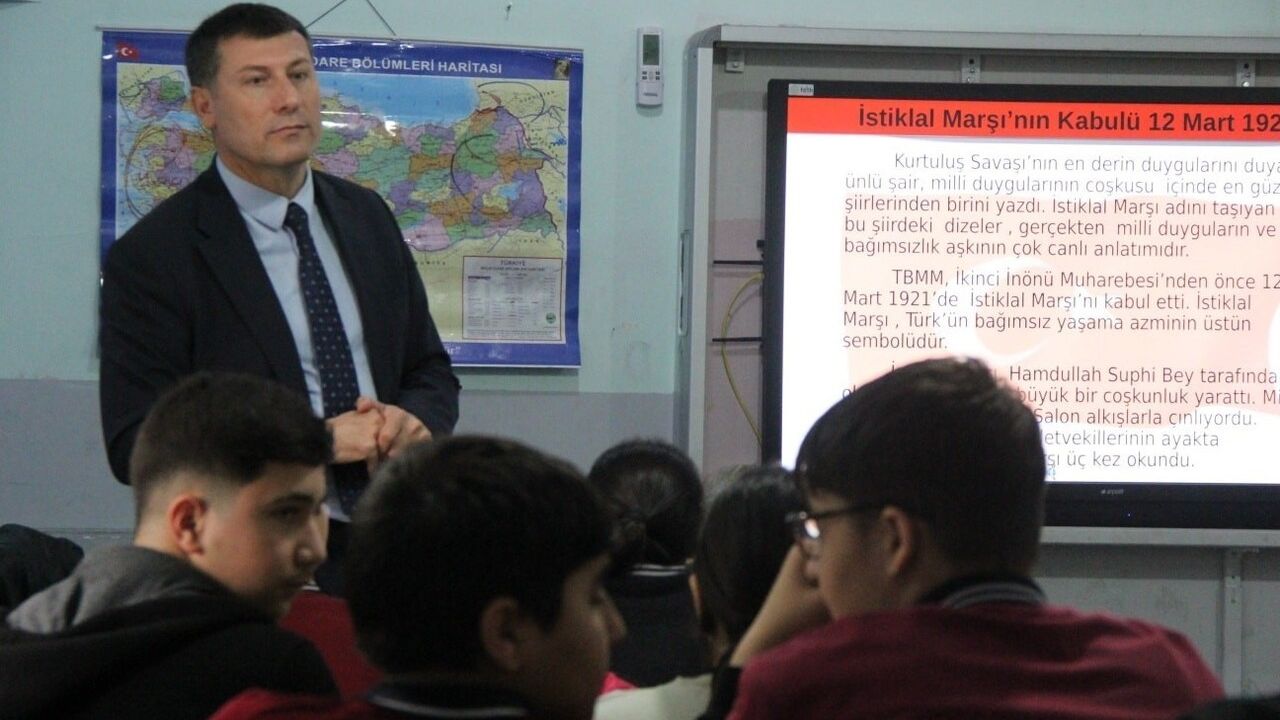 Cizre’de öğrencilere MEBİ’nin eğitime katkıları anlatıldı