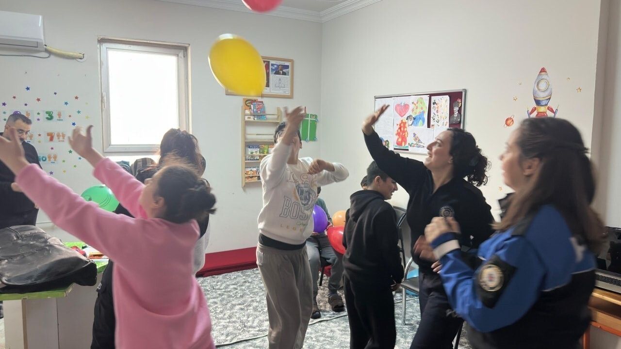 Cizre polisi özel öğrencilere anlamlı etkinlik düzenledi
