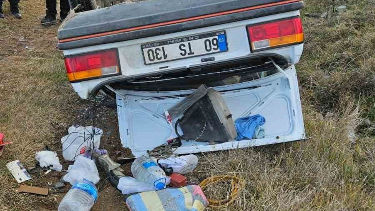 Çorum-Alaca'da otomobil şarampole yuvarlandı: 2 yaralı