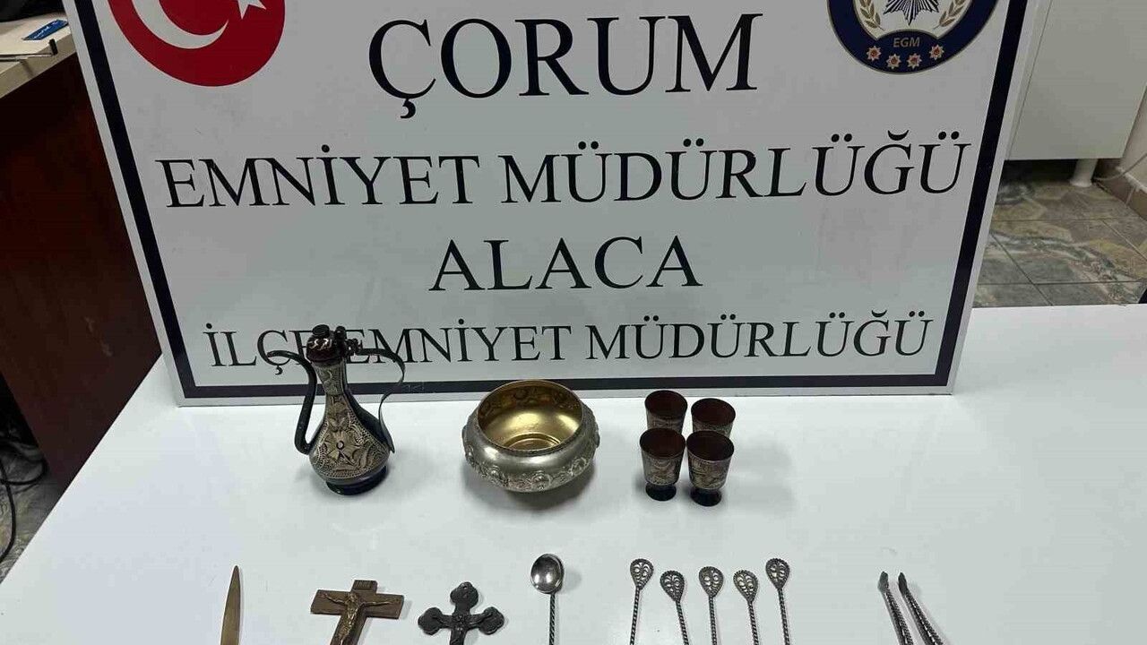 Çorum Alaca'da Tarihi Eser Operasyonu: 2 Haç Ele Geçirildi, 1 Gözaltı