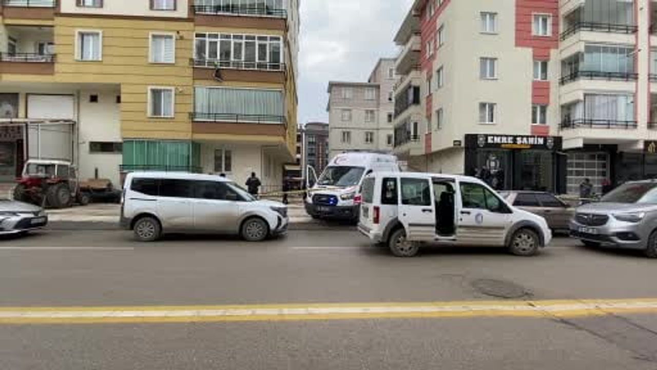 Çorum'da 8. kattan düşen adam yaşamını yitirdi