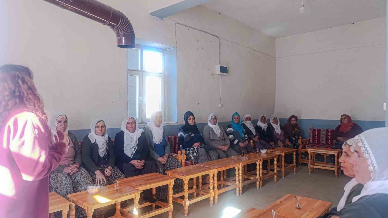 Çüngüş Elmadere Mahallesi’nde toplumsal cinsiyet eşitliği farkındalığı