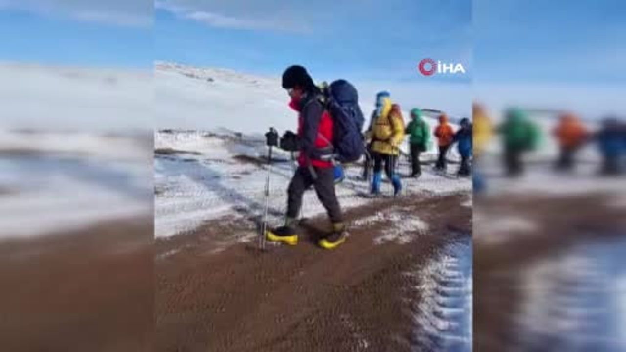 Dağcılar Allahuekber Zirvesinde Sarıkamış Şehitlerini Andı