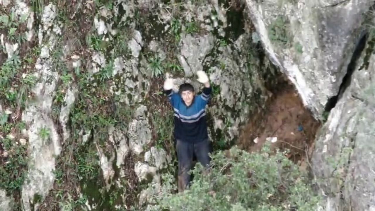 Dağın Zirvesinde Mahsur Kalan Genç 4. Günde Kurtarıldı