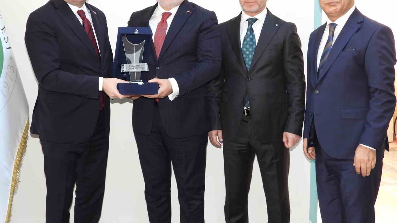 DAİMFED'ten Balcalı Hastanesi'ne 15 konteyner medikal desteği