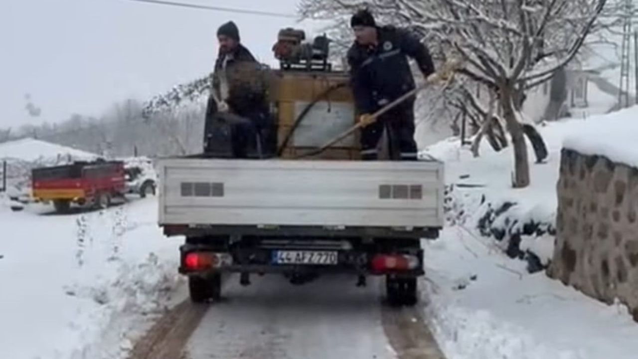 Darende'de yoğun kar yağışı: Belediyeden 7/24 teyakkuz