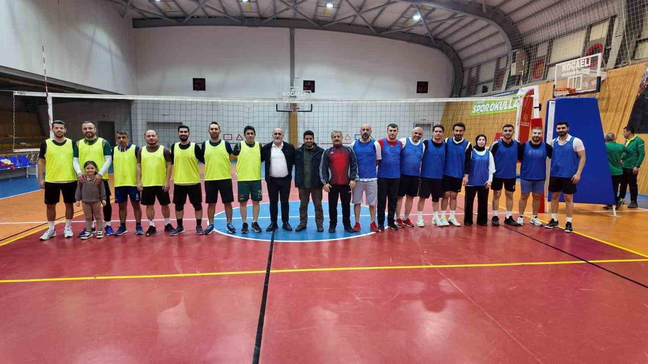 Darıca'da Kurumlar Arası Voleybol Heyecanı Başladı