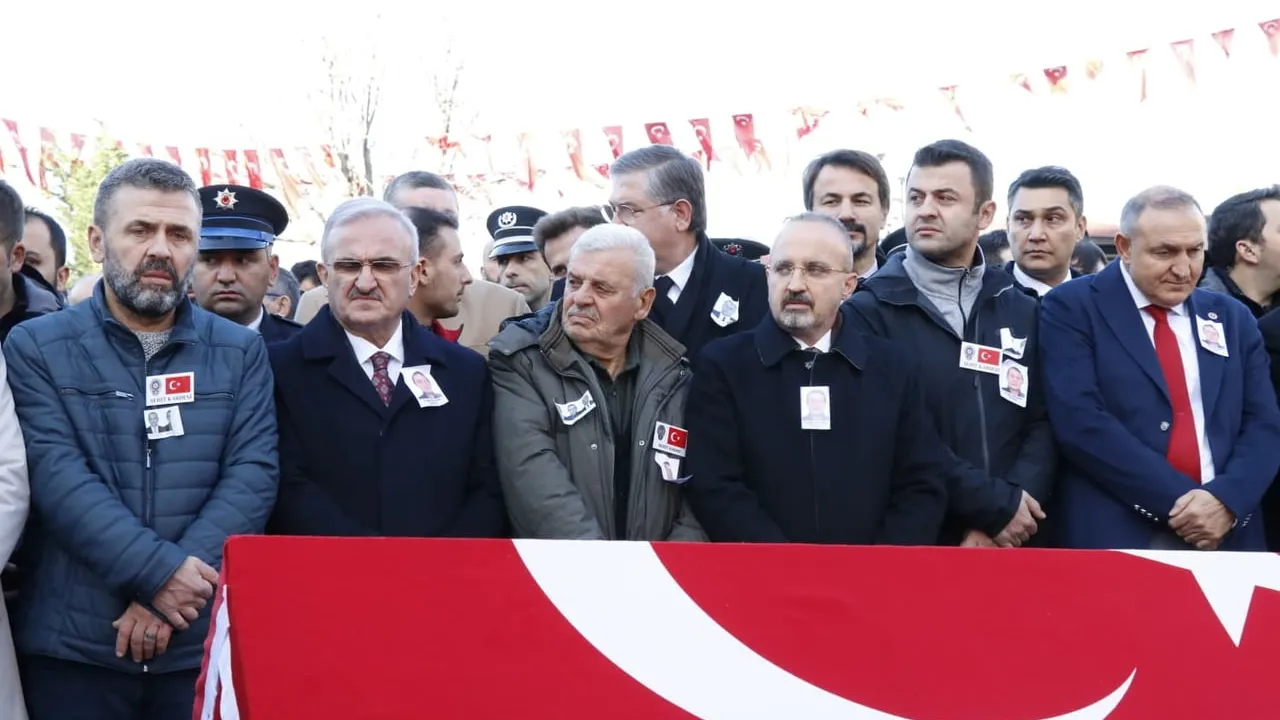 DEAŞ Operasyonunda Şehit Olan Polis Memuru Turgut Külünk Akçakoca'da Toprağa Verildi