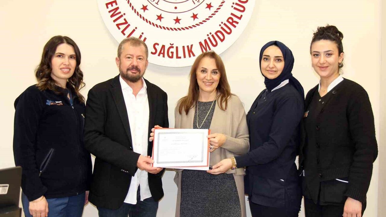 Denizli'de Bebek Dostu Hastanelere Teşekkür Belgeleri Takdim Edildi