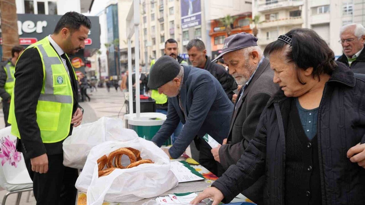 Denizli'de işçi haklarına dikkat çeken stant