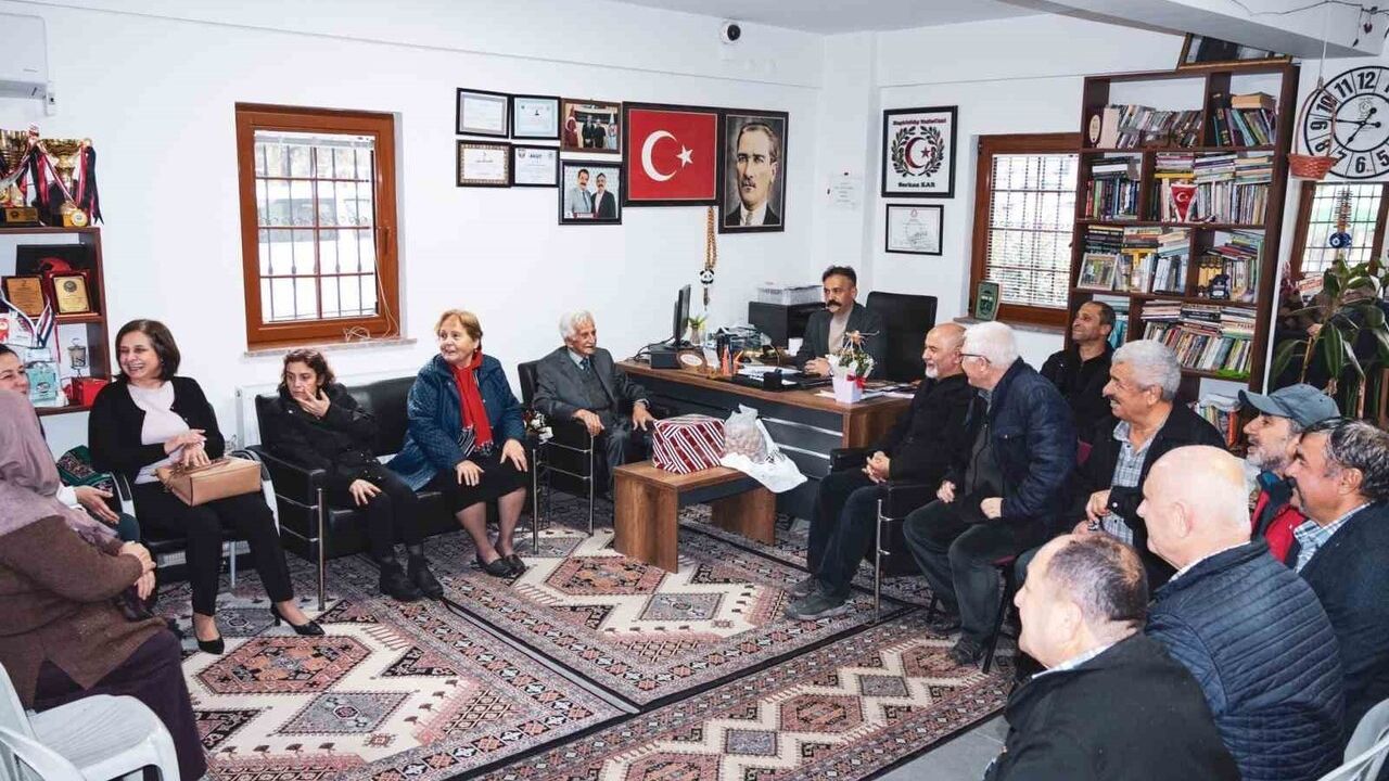 Denizli'de Münevver Yardım ile yıllar sonra duygusal buluşma