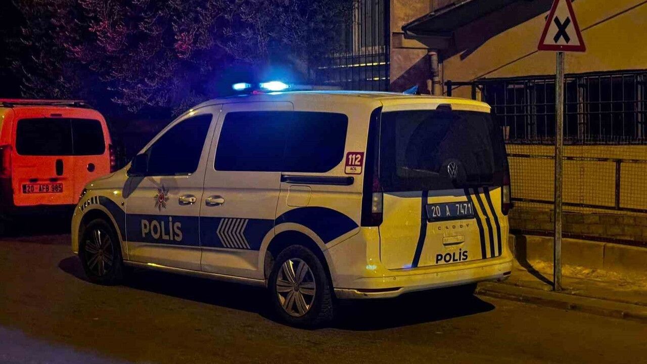 Denizli'de park halindeki minibüse pompalı tüfekle saldırı