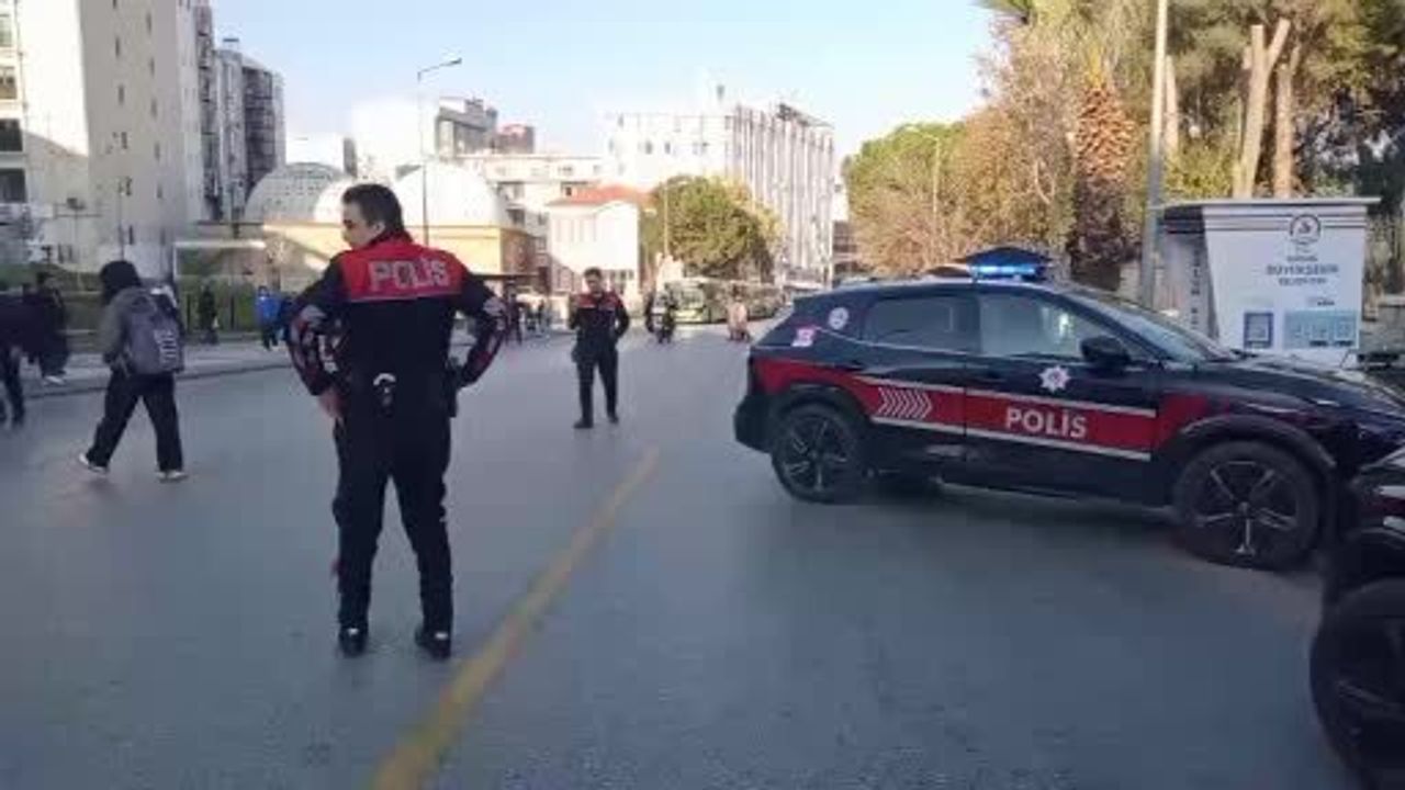 Denizli'de şüpheli çanta paniği: sahibi kontrollü patlatma öncesi çantayı aldı