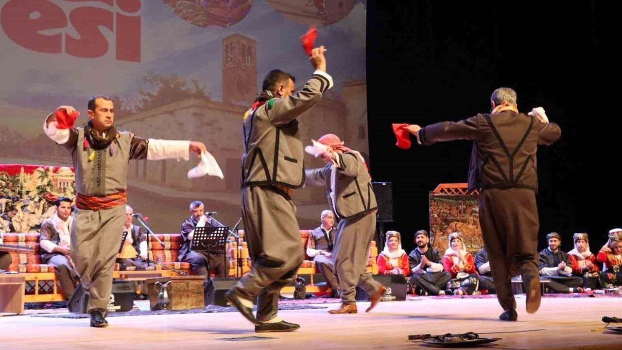 Denizli'de 'Urfa Sıra Gecesi' ile kültürel buluşma