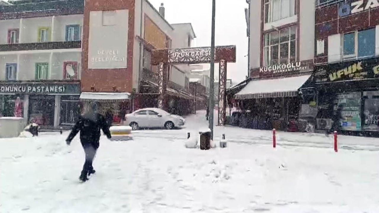 Develi'de yoğun kar yağışı — Yer yer 10 santimetreye ulaştı