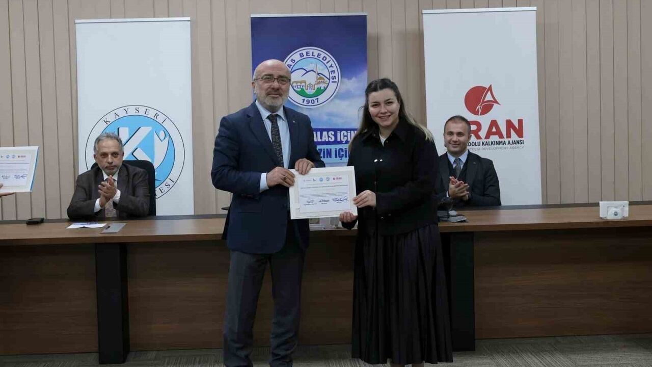 Dijital Görselleştirme ve Tasarım Araçları Eğitimi Tamamlandı