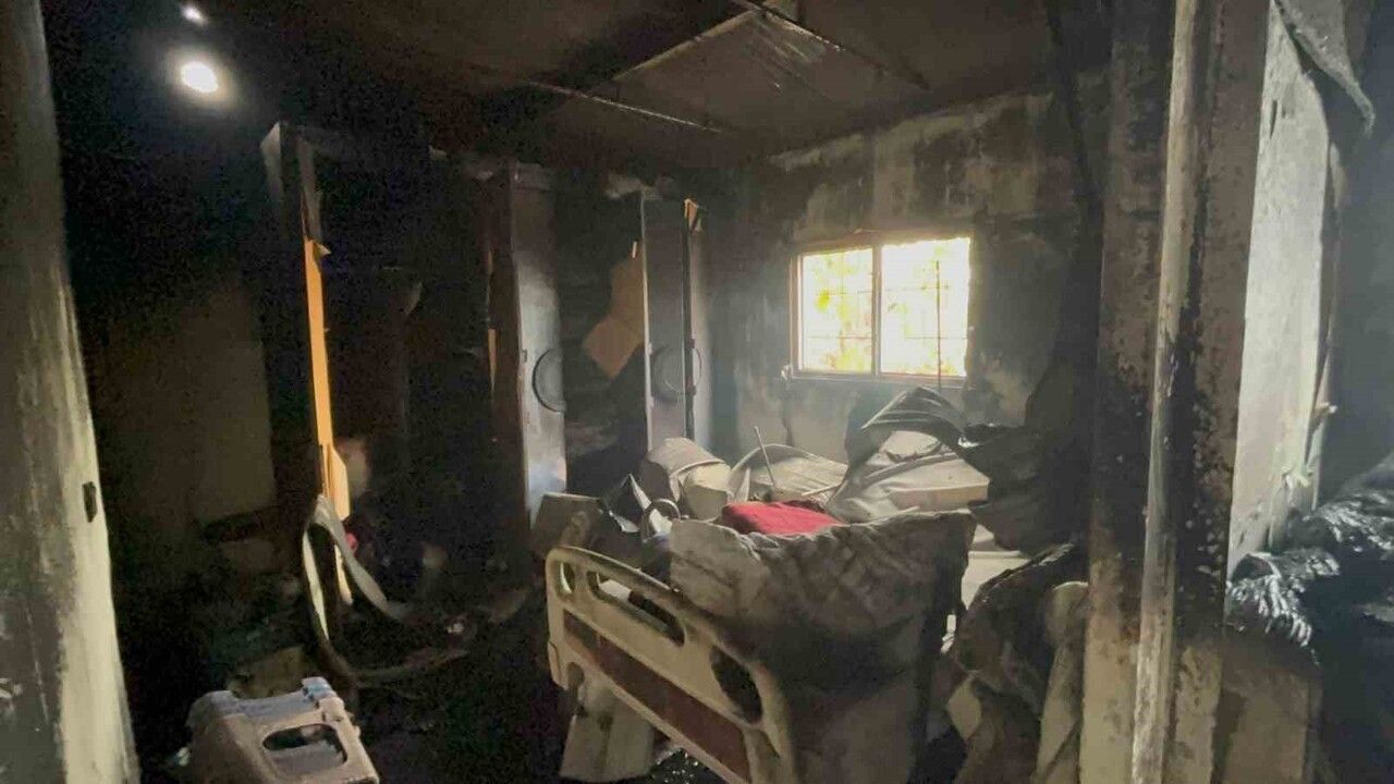 Dilovası’nda prefabrik ev yangınında 63 yaşındaki Asım Bal yaşamını yitirdi