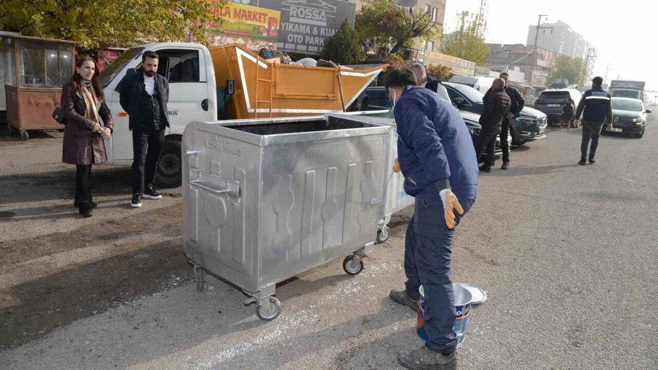 Diyarbakır Büyükşehir Belediyesi 'Yerinde Çözüm' ile sahada hizmet üretiyor