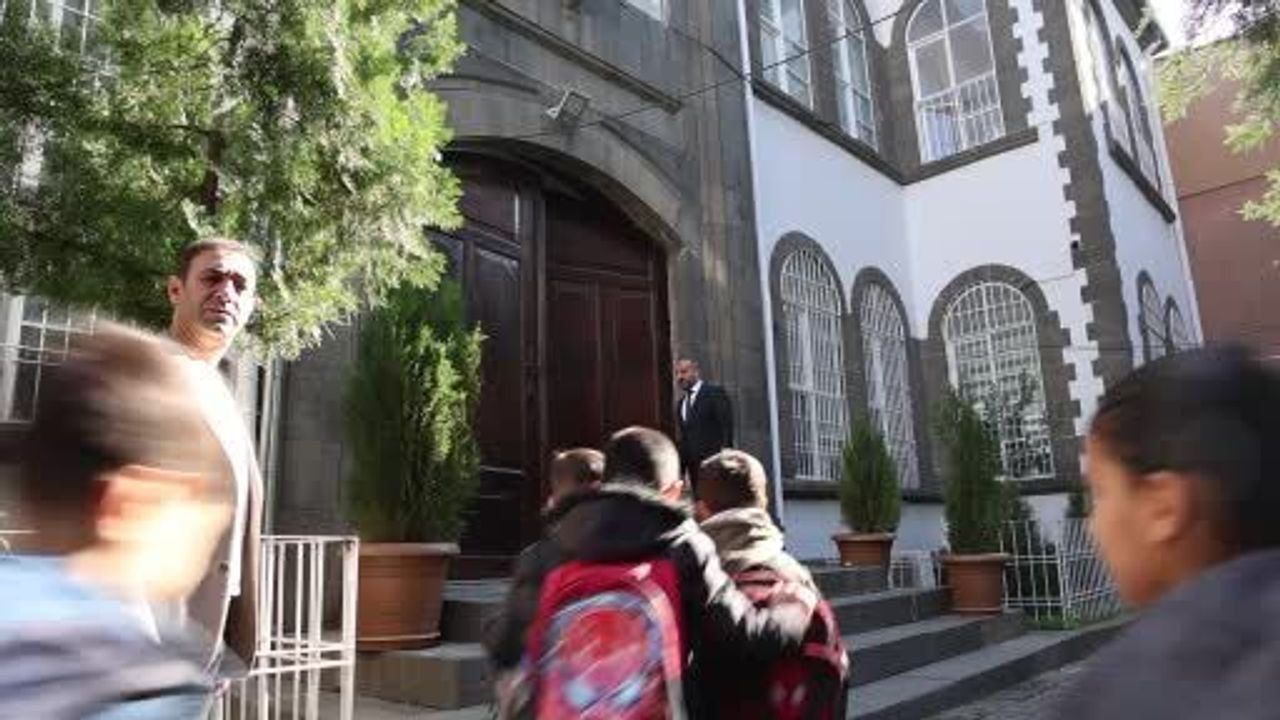Diyarbakır'da 115 yıllık Ziya Gökalp İlkokulu kapıları aralıyor