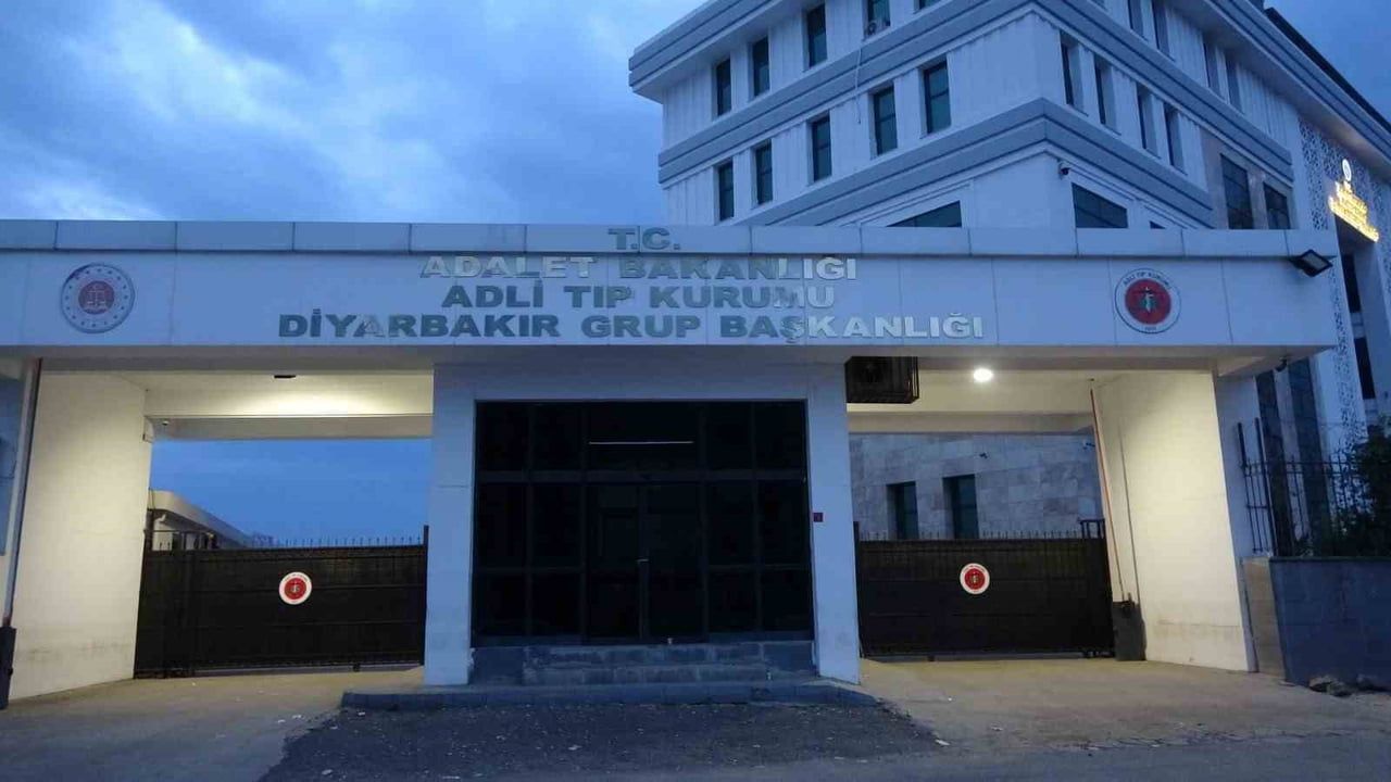 Diyarbakır’da boş dairede poşet içinde 18 yaşındaki kadın cesedi bulundu