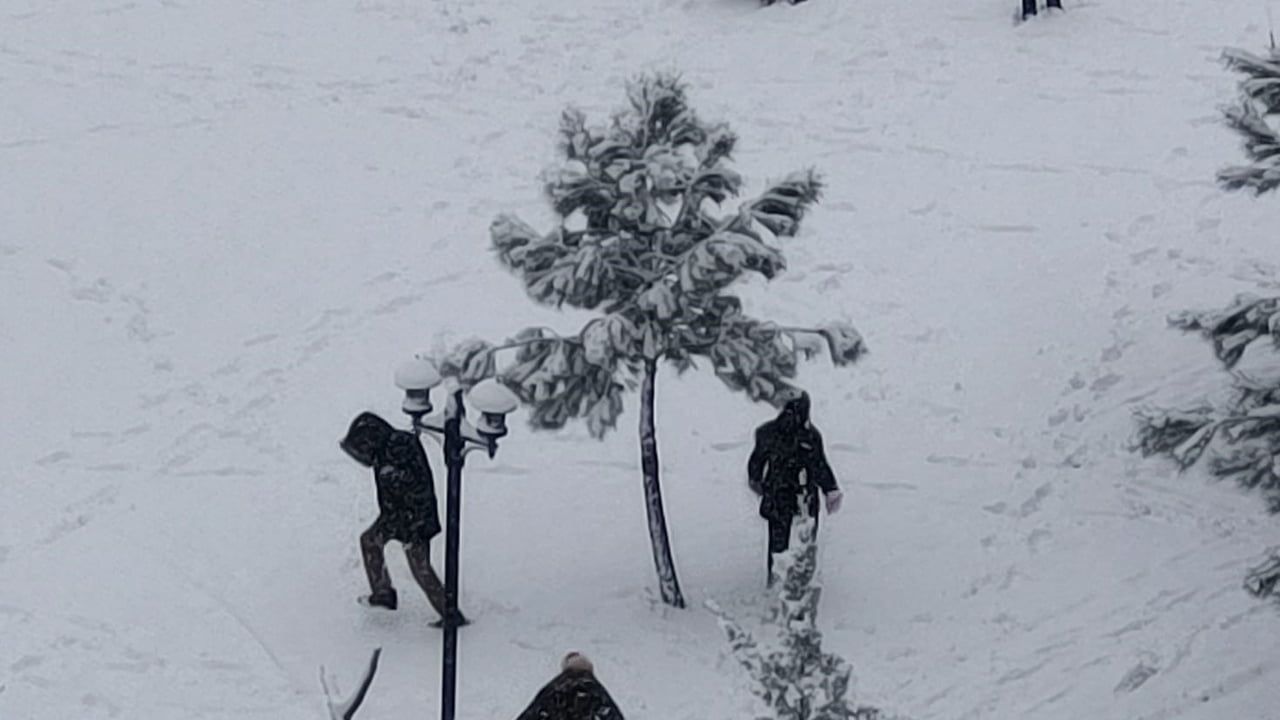Diyarbakır’da çocukların kar coşkusu sokakları doldurdu