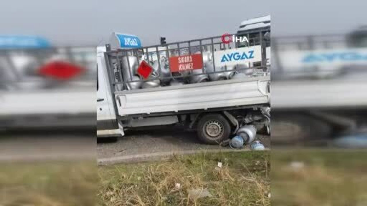 Diyarbakır'da kamyonetteki tüplerin yola savrulduğu kaza: 1 yaralı