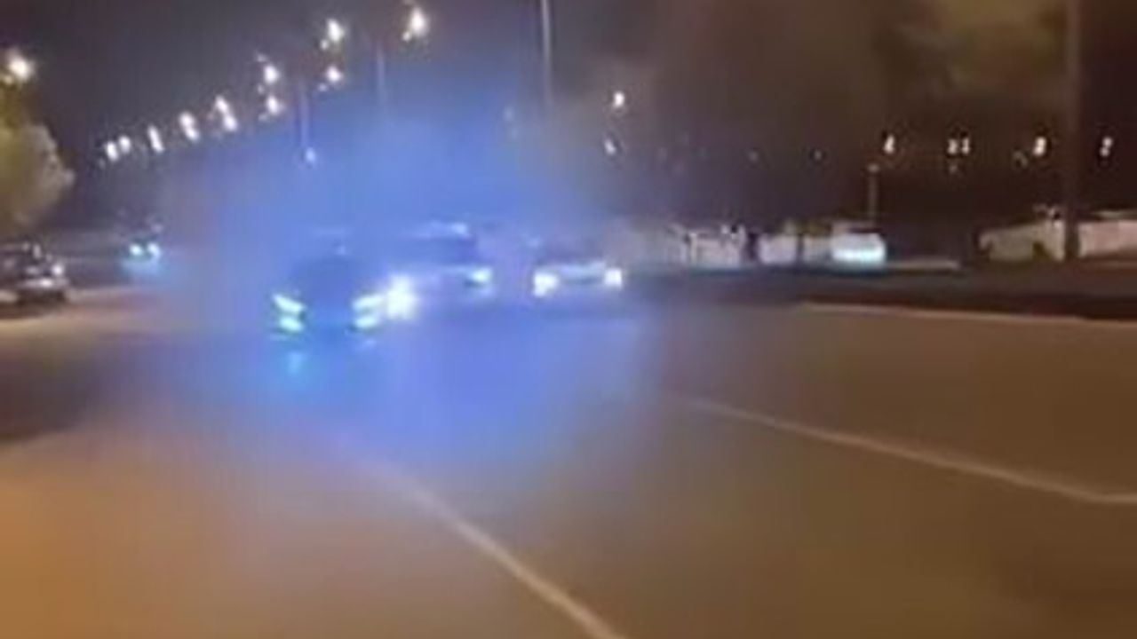 Diyarbakır'da stat yolunda zincirleme kaza, anı cep telefonuna yansıdı