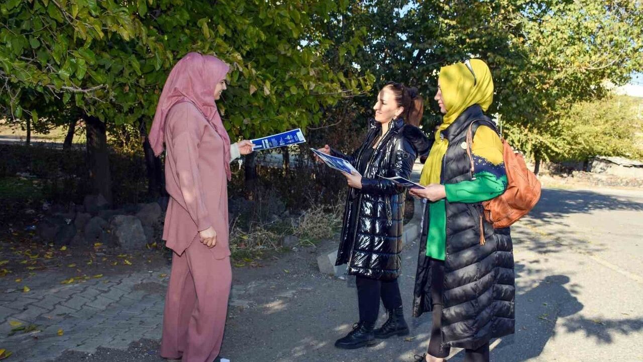 Diyarbakır'da Yerinde Çözüm Ekipleri Mahallelerde