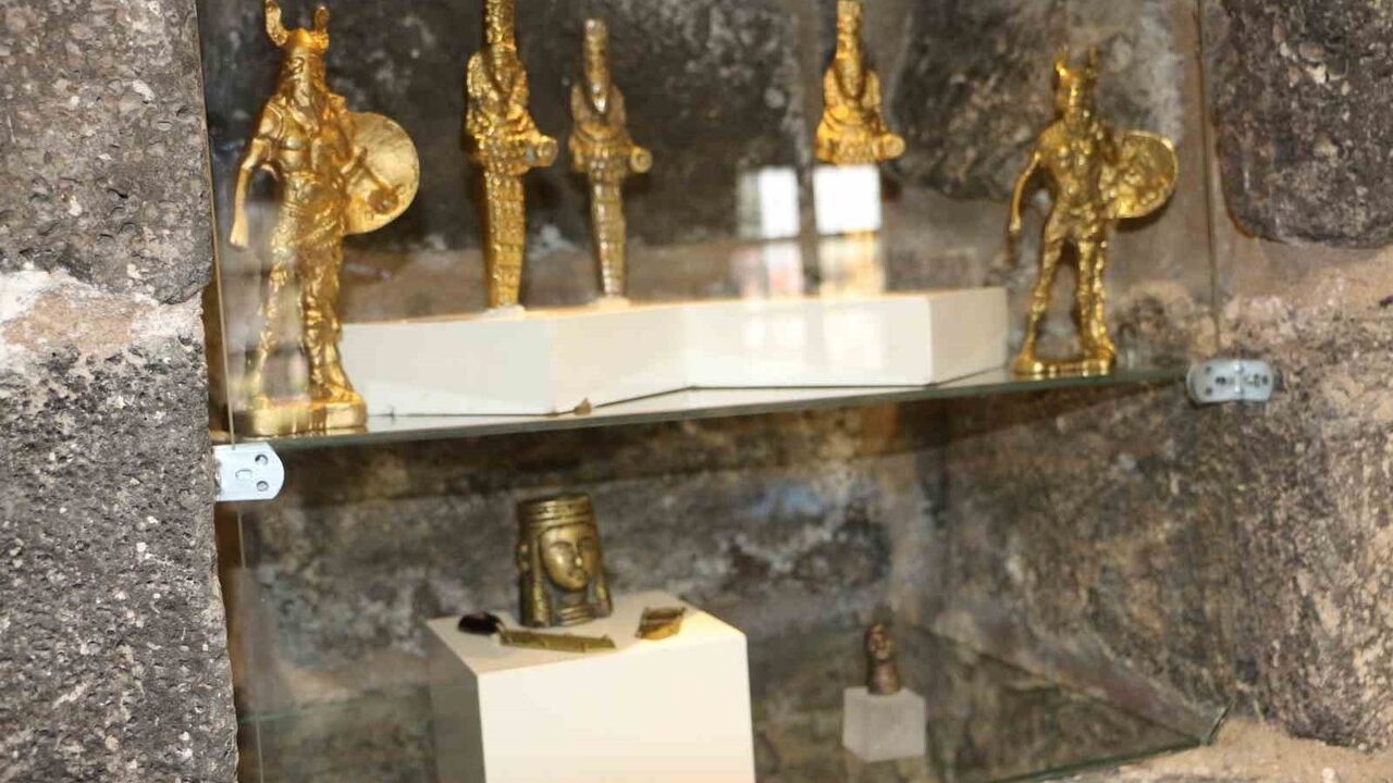 Diyarbakır İçkale Müzesi'nde 593 Parçalık Sahte Eserler Sergisi