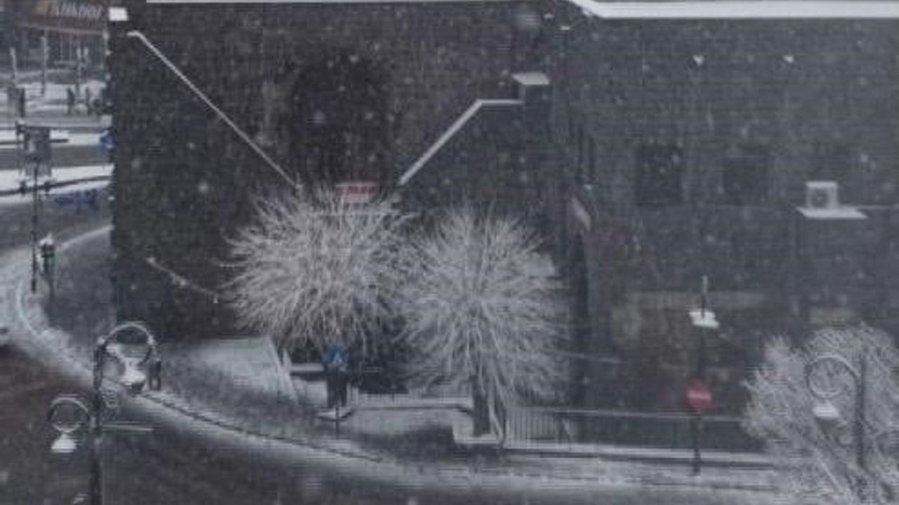 Diyarbakır’ın tarihi mekanları karla kartpostallık görüntüler sundu