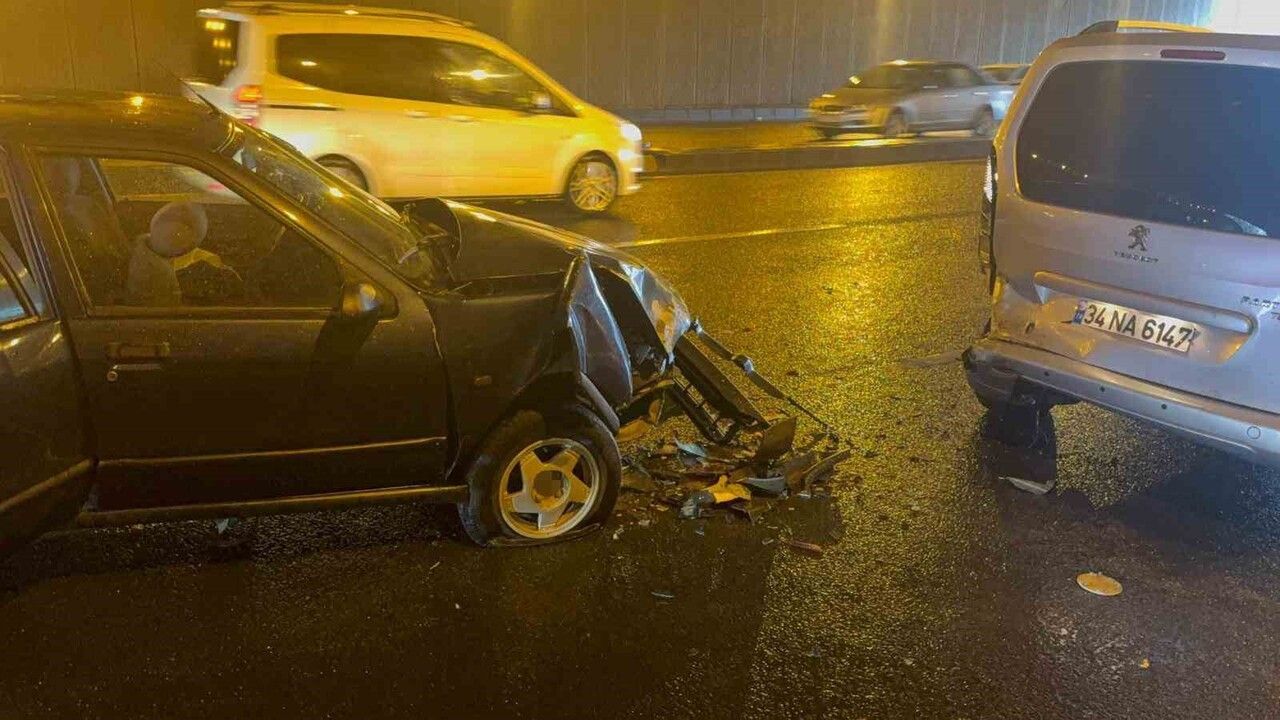 Diyarbakır Kantar köprülü kavşakta zincirleme kaza: 3 yaralı