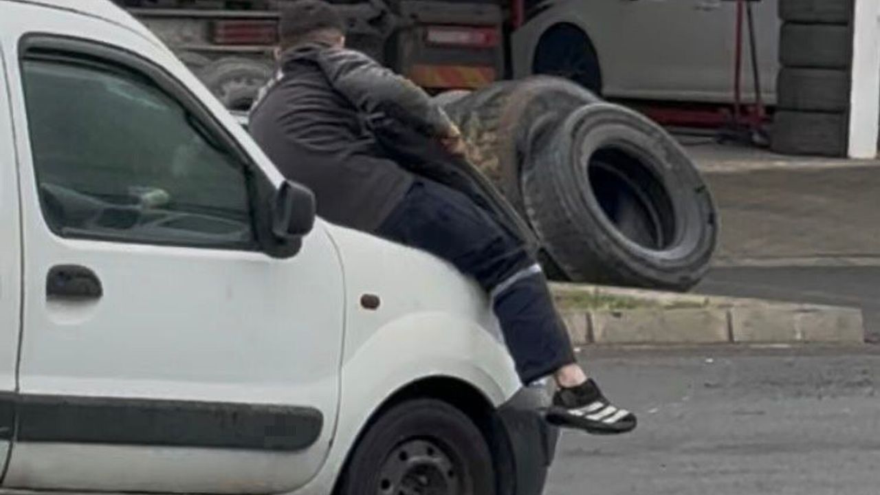 Diyarbakır sanayisinde kaputa oturup tur atan usta