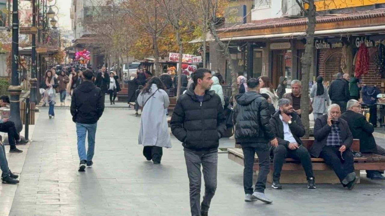Diyarbakır Sur esnafı 2026'dan umutlu