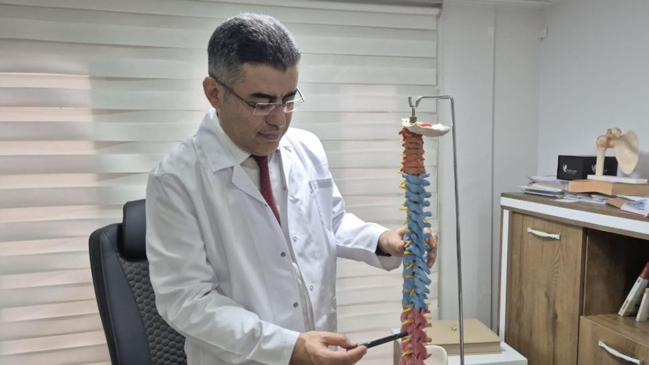 Doç. Dr. İrfan Koca: Ameliyatsız Fizik Tedavi Yöntemleri Başarılı Sonuçlar Veriyor