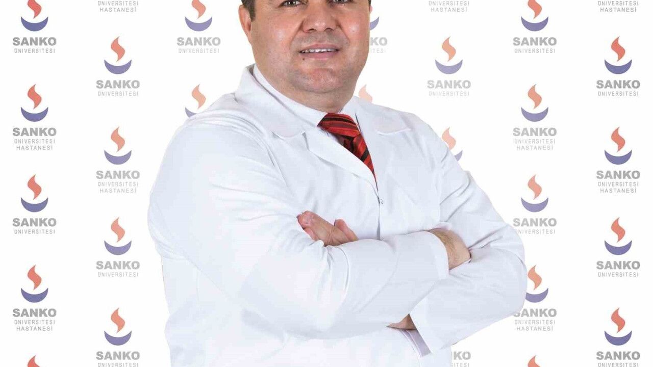 Doç. Dr. Mustafa Tanrıverdi: HIV tüm yaş gruplarında enfeksiyon oluşturuyor